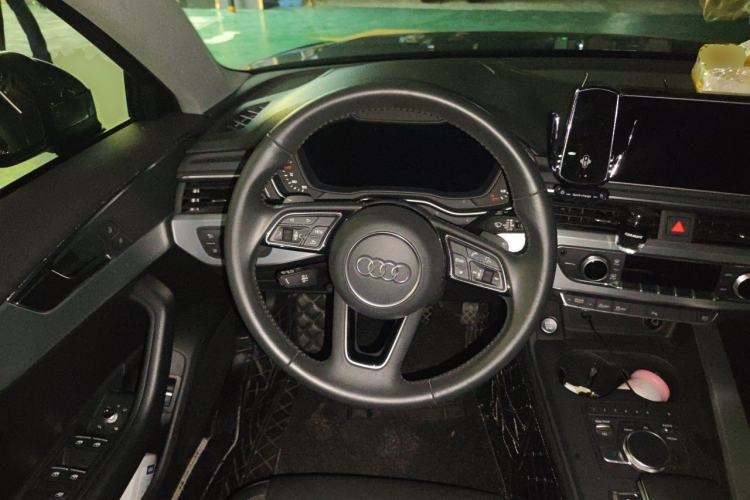 Used Audi A4L 2018 30th Anniversary Edition 40 TFSI Fashion Model Steering Wheel
