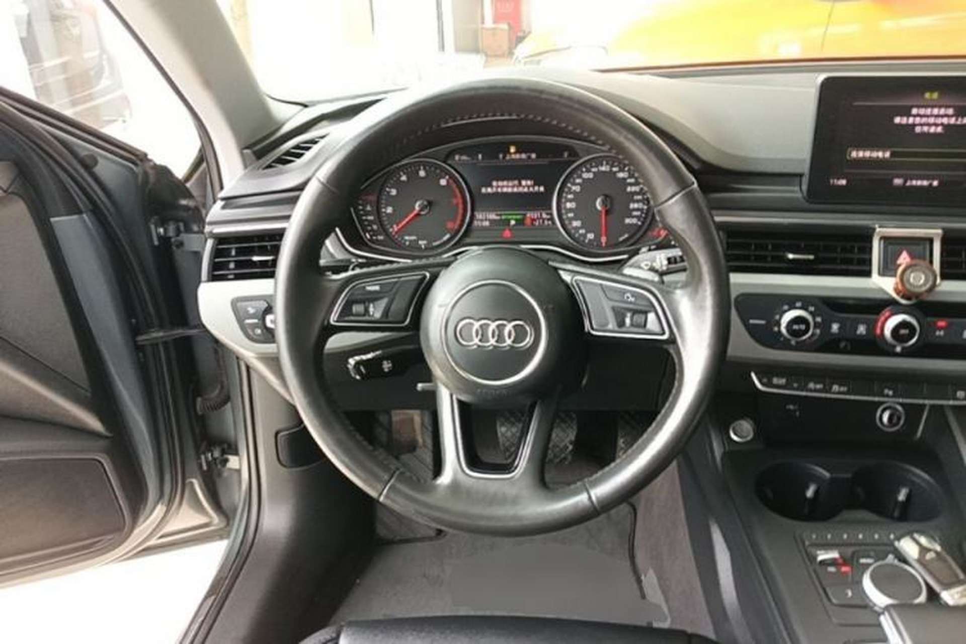 Used Audi A4L 2018 30th Anniversary Edition 40 TFSI Trendy Model Steering Wheel