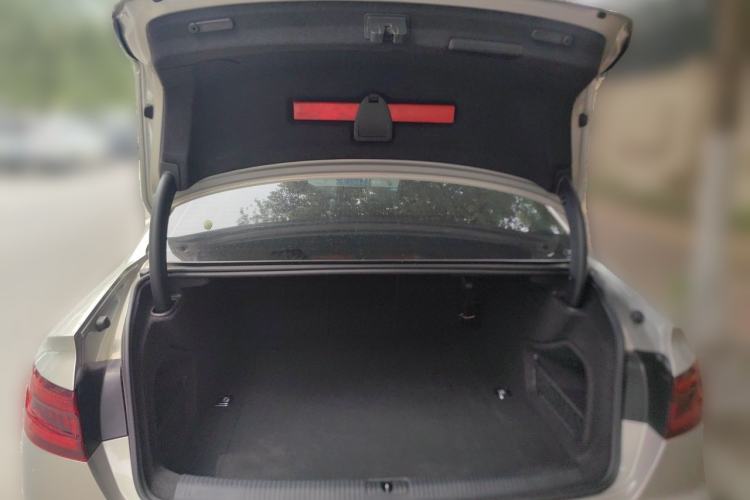 Used Audi A4L 2018 30th Anniversary Edition 40 TFSI Fashion Model Trunk