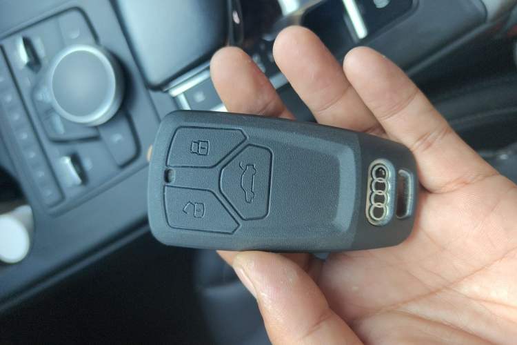 Used Audi A4L 2018 30th Anniversary Edition 40 TFSI Trendy Model Vehicle Key
