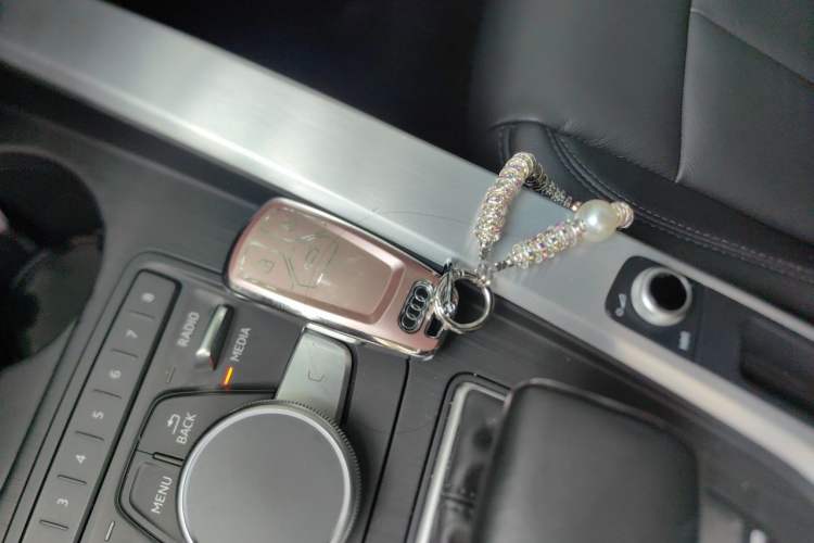 Used Audi A4L 2018 30th Anniversary Edition 40 TFSI Fashion Model Vehicle Key