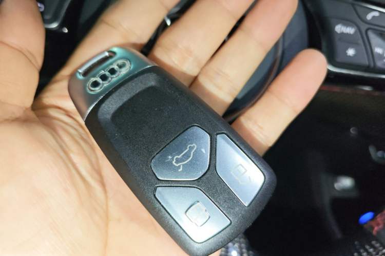 Used Audi A4L 2018 30th Anniversary Edition 40 TFSI Trendy Model Vehicle Key