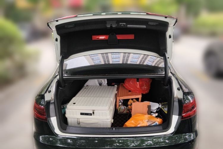 Used Audi A4L 2018 30th Anniversary Edition 40 TFSI Fashion Model Trunk