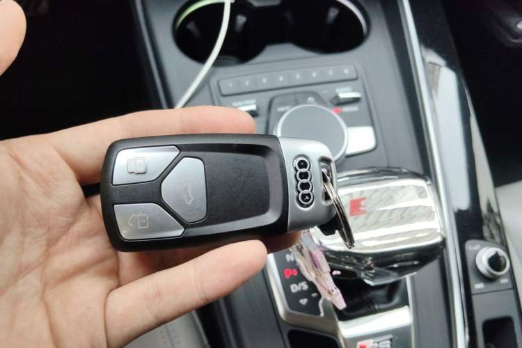 Used Audi A4L 2018 30th Anniversary Edition 40 TFSI Fashion Model Vehicle Key