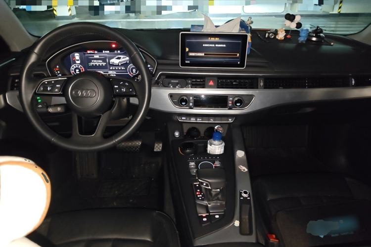 Used Audi A4L 2018 30th Anniversary Edition 40 TFSI Fashion Model Center Console