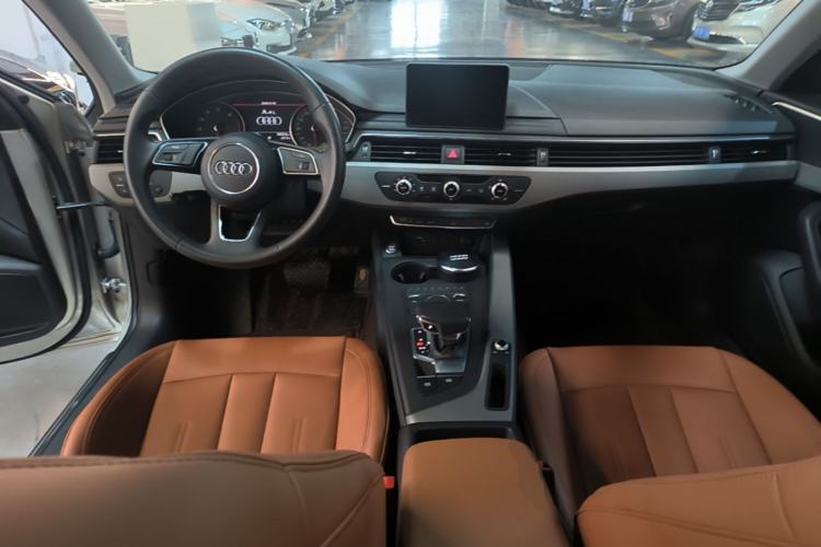Used Audi A4L 2018 30th Anniversary Edition 40 TFSI Trendy Model Center Console