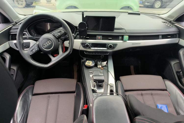 Used Audi A4L 2018 30th Anniversary Edition 45 TFSI quattro Sport model Center Console