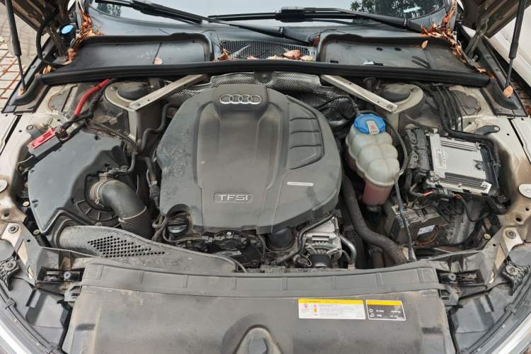Used Audi A4L 2018 30th Anniversary Edition 40 TFSI Fashion Model Engine Bay