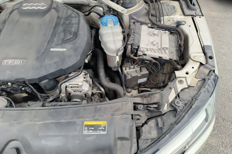 Used Audi A4L 2018 30th Anniversary Edition 45 TFSI quattro Sport model Engine Bay Left