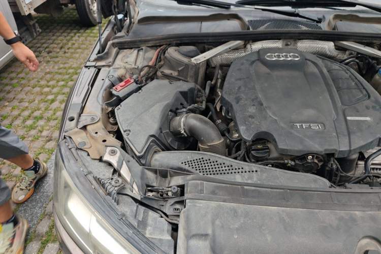 Used Audi A4L 2018 30th Anniversary Edition 40 TFSI Trendy Model Engine Bay Right