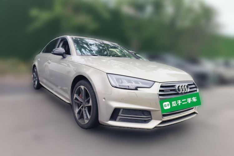 Used Audi A4L 2018 30th Anniversary Edition 45 TFSI quattro Sport model Front Right 45 Deg