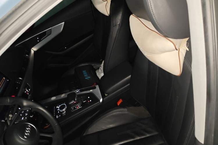Used Audi A4L 2018 30th Anniversary Edition 40 TFSI Fashion Model Left Front Seat