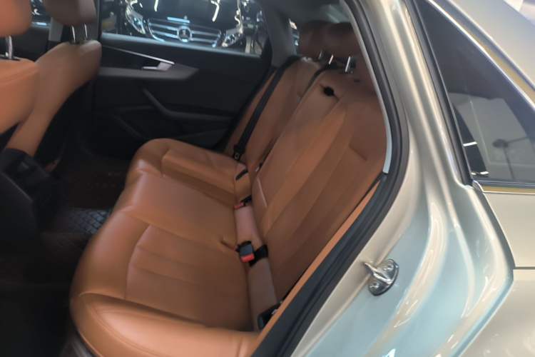 Used Audi A4L 2018 30th Anniversary Edition 40 TFSI Trendy Model Left Rear Seat
