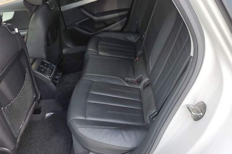 Used Audi A4L 2018 30th Anniversary Edition 40 TFSI Fashion Model Left Rear Seat