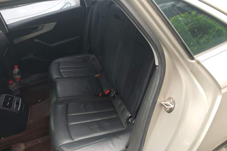 Used Audi A4L 2018 30th Anniversary Edition 40 TFSI Fashion Model Left Rear Seat