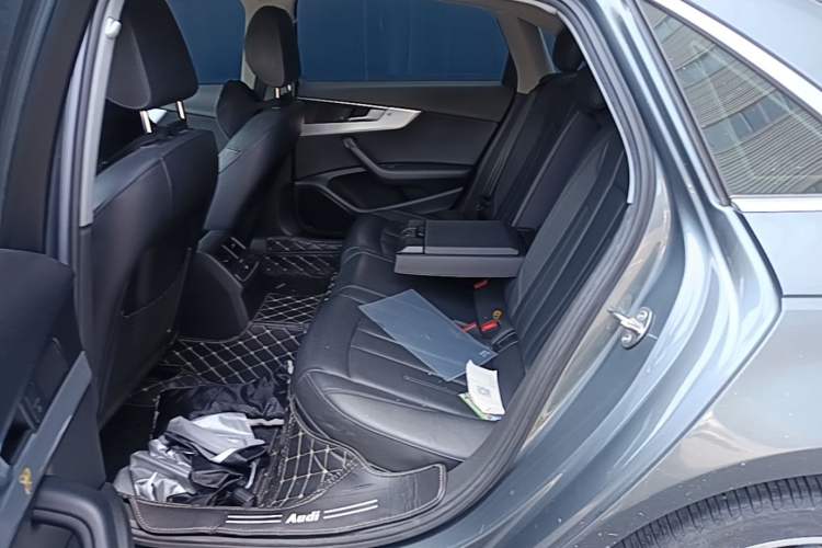Used Audi A4L 2018 30th Anniversary Edition 40 TFSI Fashion Model Left Rear Seat