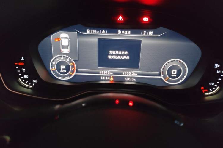 Used Audi A4L 2018 30th Anniversary Edition 40 TFSI Fashion Model Odometer Close Up