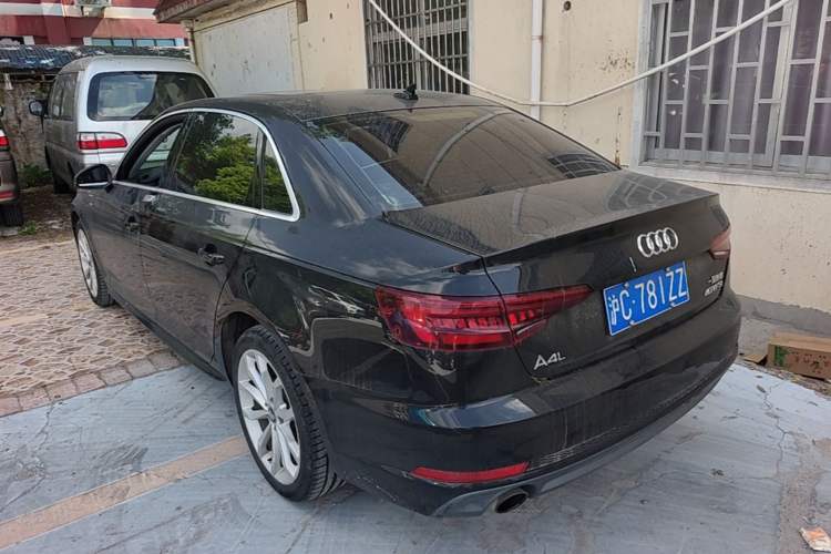 Used Audi A4L 2018 30th Anniversary Edition 40 TFSI Fashion Model Rear Left 45 Deg