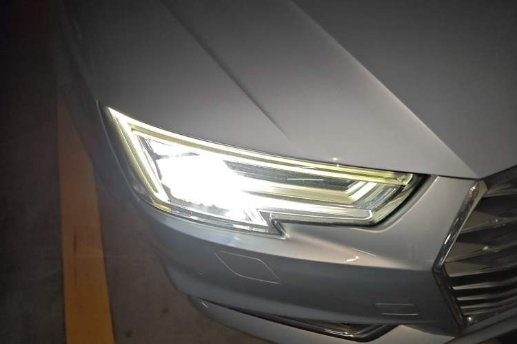 Used Audi A4L 2018 30th Anniversary Edition 40 TFSI Fashion Model Right Front Headlight