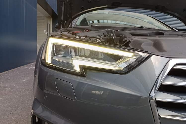 Used Audi A4L 2018 30th Anniversary Edition 40 TFSI Fashion Model Right Front Headlight
