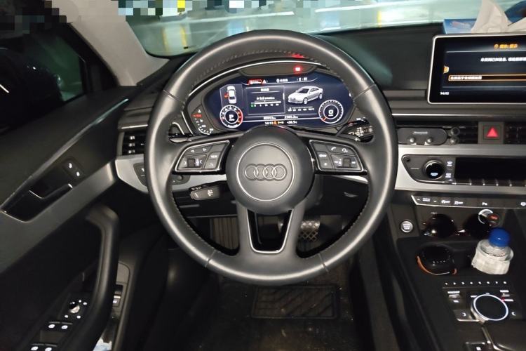Used Audi A4L 2018 30th Anniversary Edition 40 TFSI Fashion Model Steering Wheel