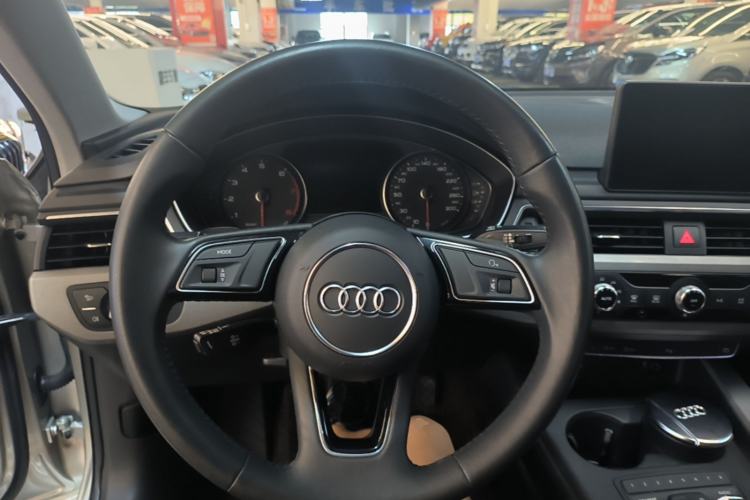 Used Audi A4L 2018 30th Anniversary Edition 40 TFSI Trendy Model Steering Wheel