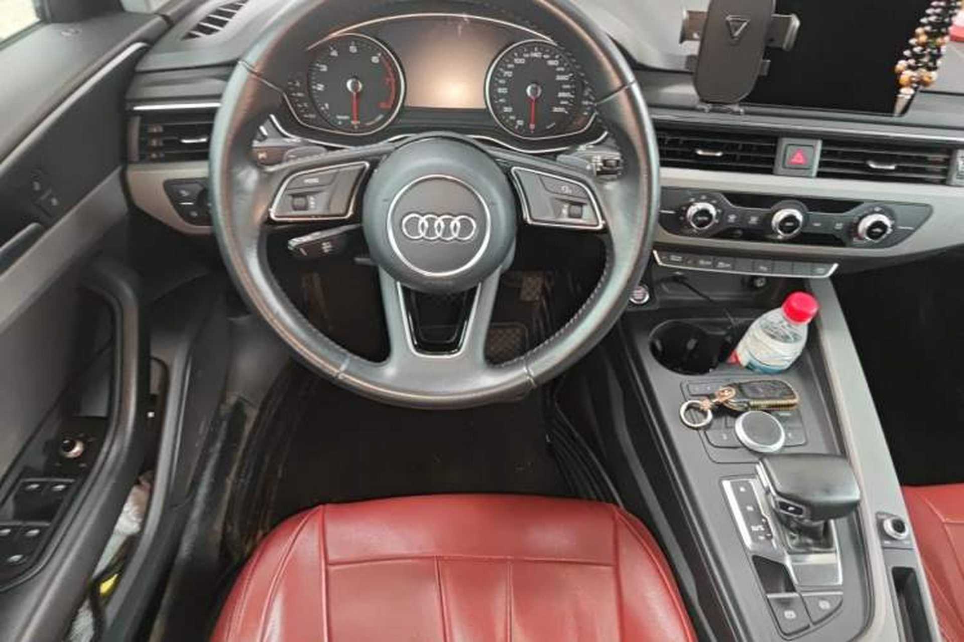 Used Audi A4L 2018 30th Anniversary Edition 40 TFSI Trendy Model Steering Wheel