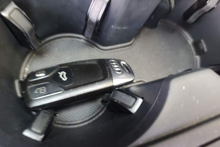 Used Audi A4L 2018 30th Anniversary Edition 40 TFSI Fashion Model Vehicle Key