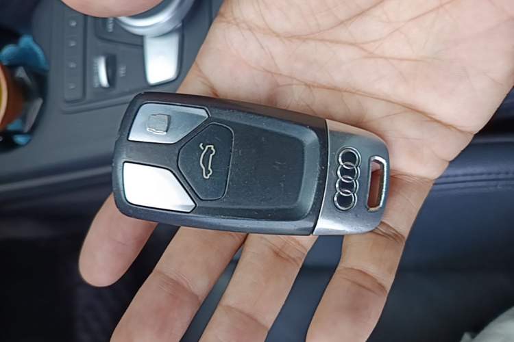 Used Audi A4L 2018 30th Anniversary Edition 40 TFSI Fashion Model Vehicle Key