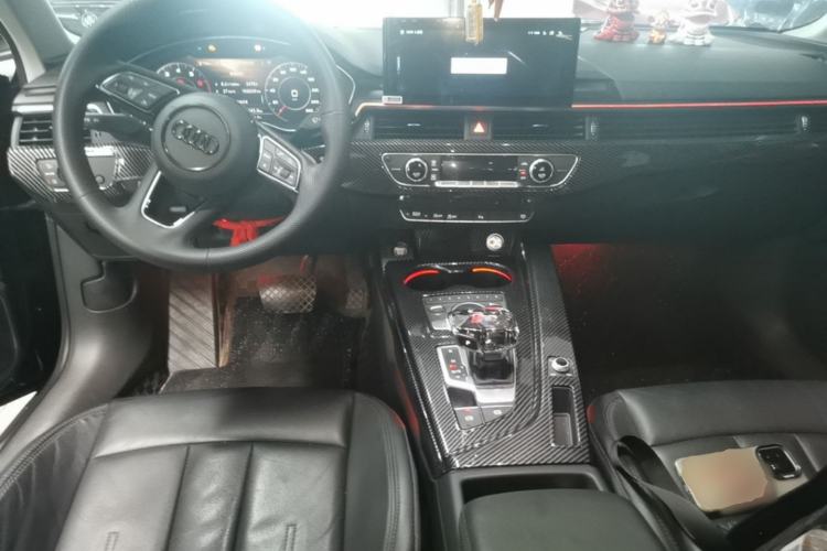 Used Audi A4L 2018 30th Anniversary Edition 40 TFSI Fashion Model Center Console