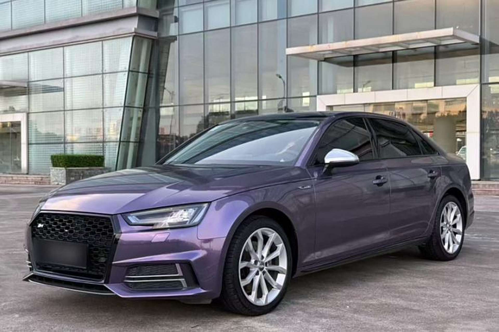 Used Audi A4L 2018 30th Anniversary Edition 40 TFSI Fashion Model Front Left 45 Deg