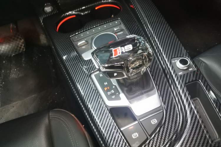 Used Audi A4L 2018 30th Anniversary Edition 40 TFSI Fashion Model Gear Lever