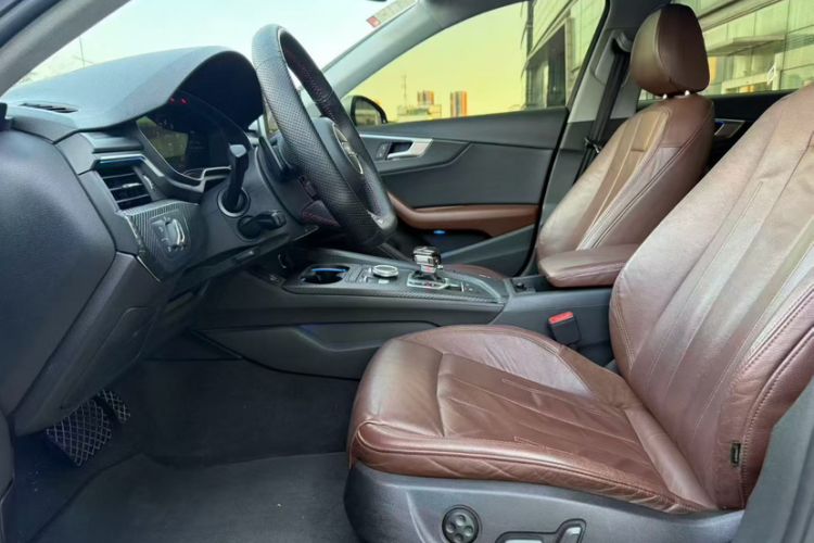 Used Audi A4L 2018 30th Anniversary Edition 40 TFSI Fashion Model Interior 3