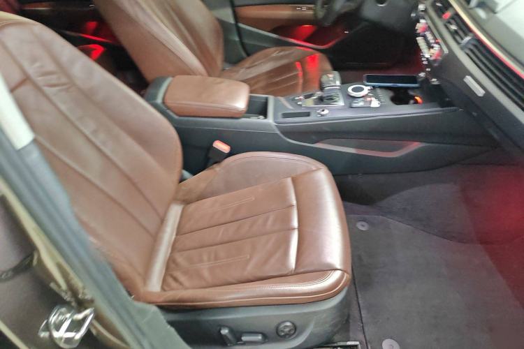 Used Audi A4L 2018 30th Anniversary Edition 40 TFSI Fashion Model Right Front Seat