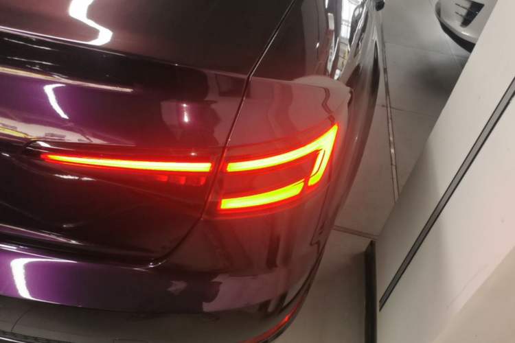 Used Audi A4L 2018 30th Anniversary Edition 40 TFSI Fashion Model Right Rear Taillight