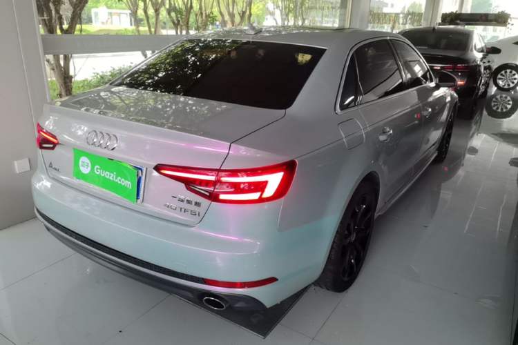 Used Audi A4L 2018 30th Anniversary Edition 40 TFSI Trendy Model Rear Right 45 Deg