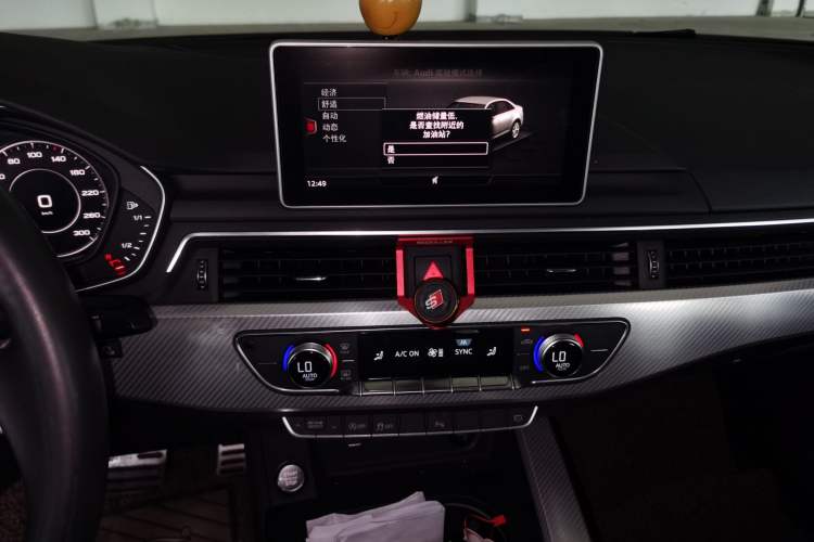 Used Audi A4L 2018 30th Anniversary Edition 40 TFSI Fashion Model Audio And AC Panel