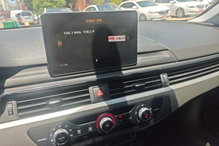 Used Audi A4L 2018 30th Anniversary Edition 40 TFSI Trendy Model Audio And AC Panel