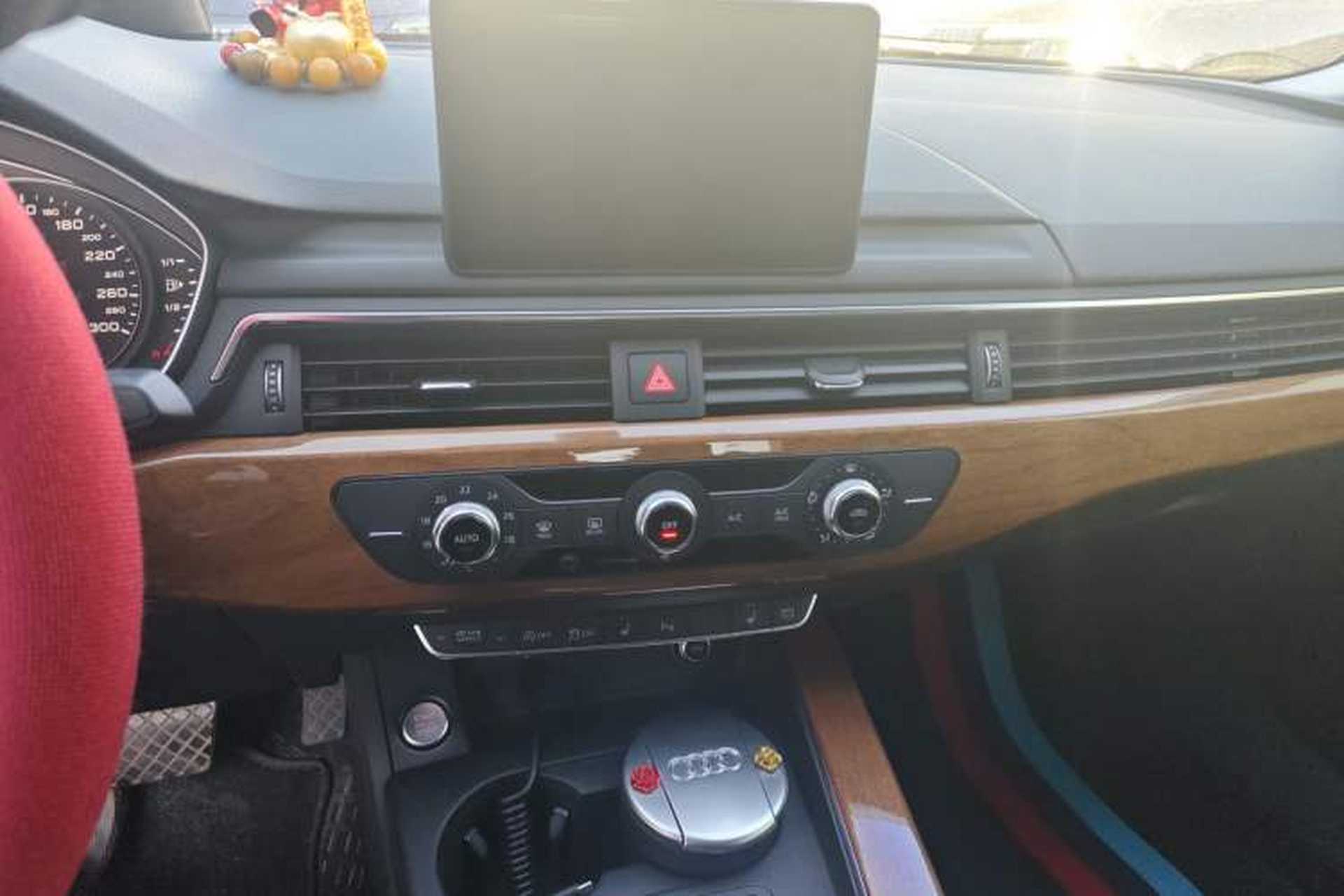 Used Audi A4L 2018 30th Anniversary Edition 40 TFSI Trendy Model Audio And AC Panel