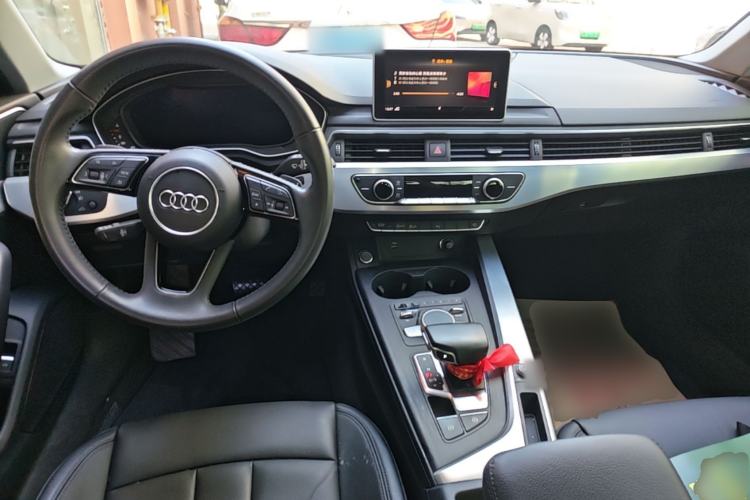 Used Audi A4L 2018 30th Anniversary Edition 40 TFSI Fashion Model Center Console