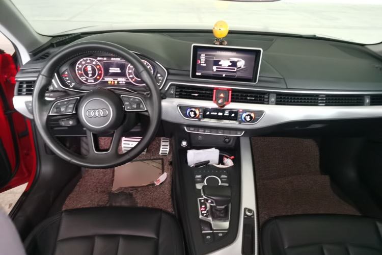 Used Audi A4L 2018 30th Anniversary Edition 40 TFSI Fashion Model Center Console
