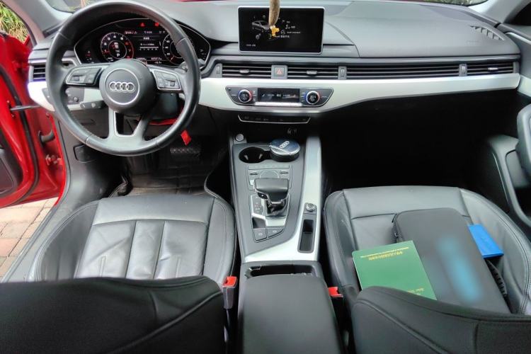 Used Audi A4L 2018 30th Anniversary Edition 40 TFSI Fashion Model Center Console