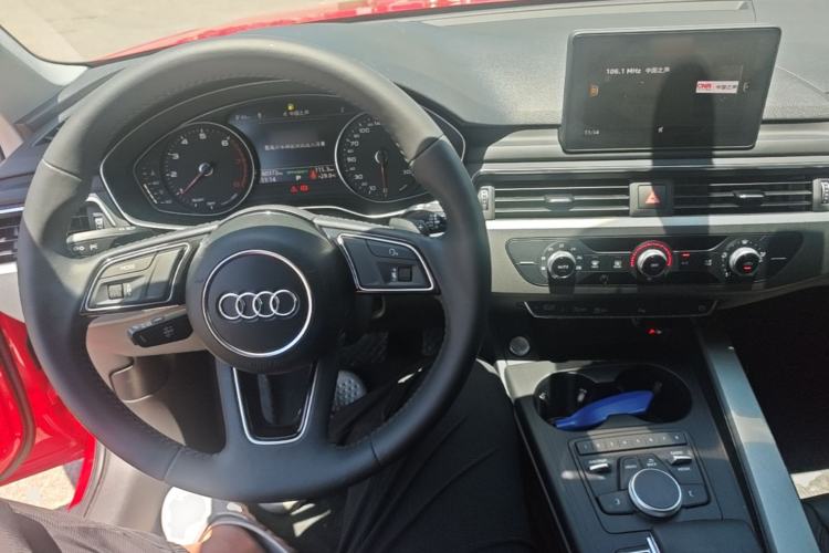 Used Audi A4L 2018 30th Anniversary Edition 40 TFSI Trendy Model Center Console