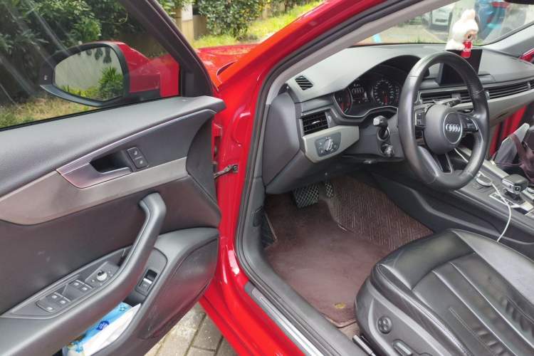 Used Audi A4L 2018 30th Anniversary Edition 40 TFSI Trendy Model Driver Seat