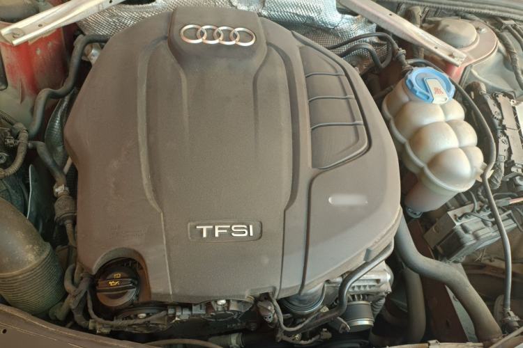 Used Audi A4L 2018 30th Anniversary Edition 40 TFSI Fashion Model Engine Bay