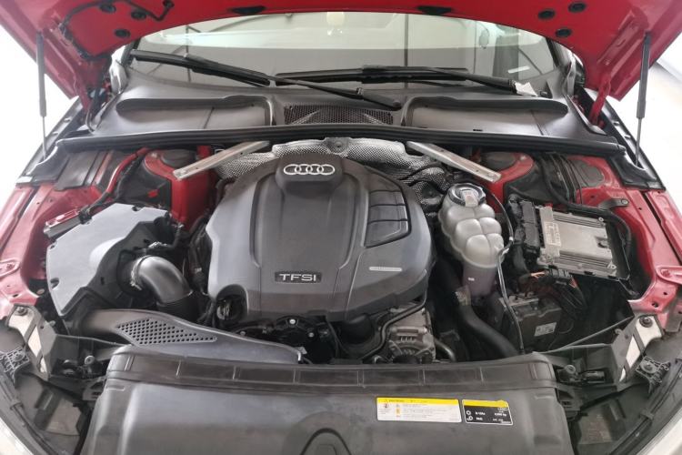 Used Audi A4L 2018 30th Anniversary Edition 40 TFSI Fashion Model Engine Bay