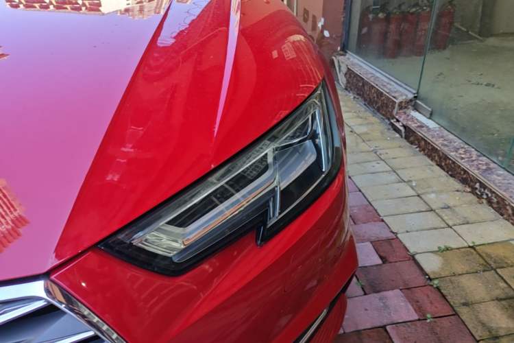 Used Audi A4L 2018 30th Anniversary Edition 40 TFSI Fashion Model Engine Bay Left