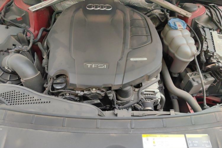 Used Audi A4L 2018 30th Anniversary Edition 40 TFSI Fashion Model Engine Bay