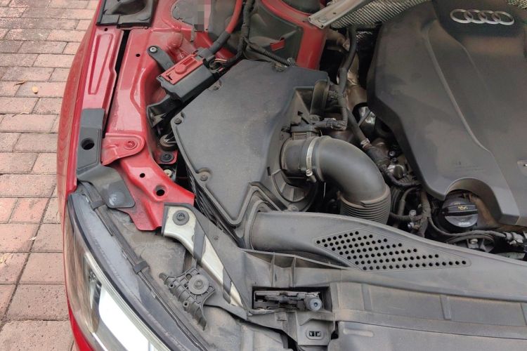 Used Audi A4L 2018 30th Anniversary Edition 40 TFSI Fashion Model Engine Bay Right