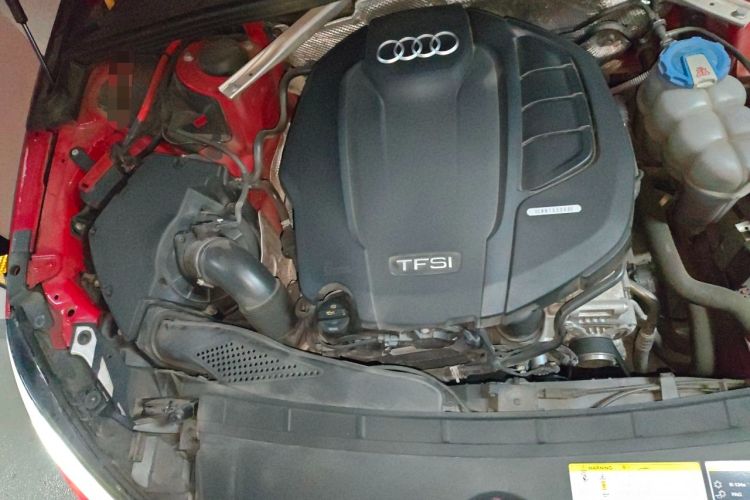 Used Audi A4L 2018 30th Anniversary Edition 40 TFSI Fashion Model Engine Bay Right